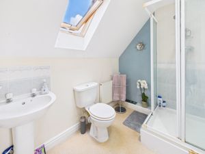 En-suite- click for photo gallery